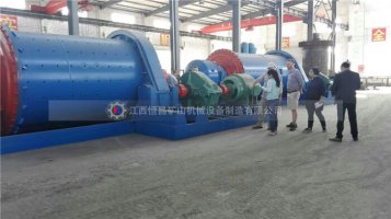 礦山機(jī)械丨鉀長石濕式溢流型球磨機(jī)設(shè)備的價格